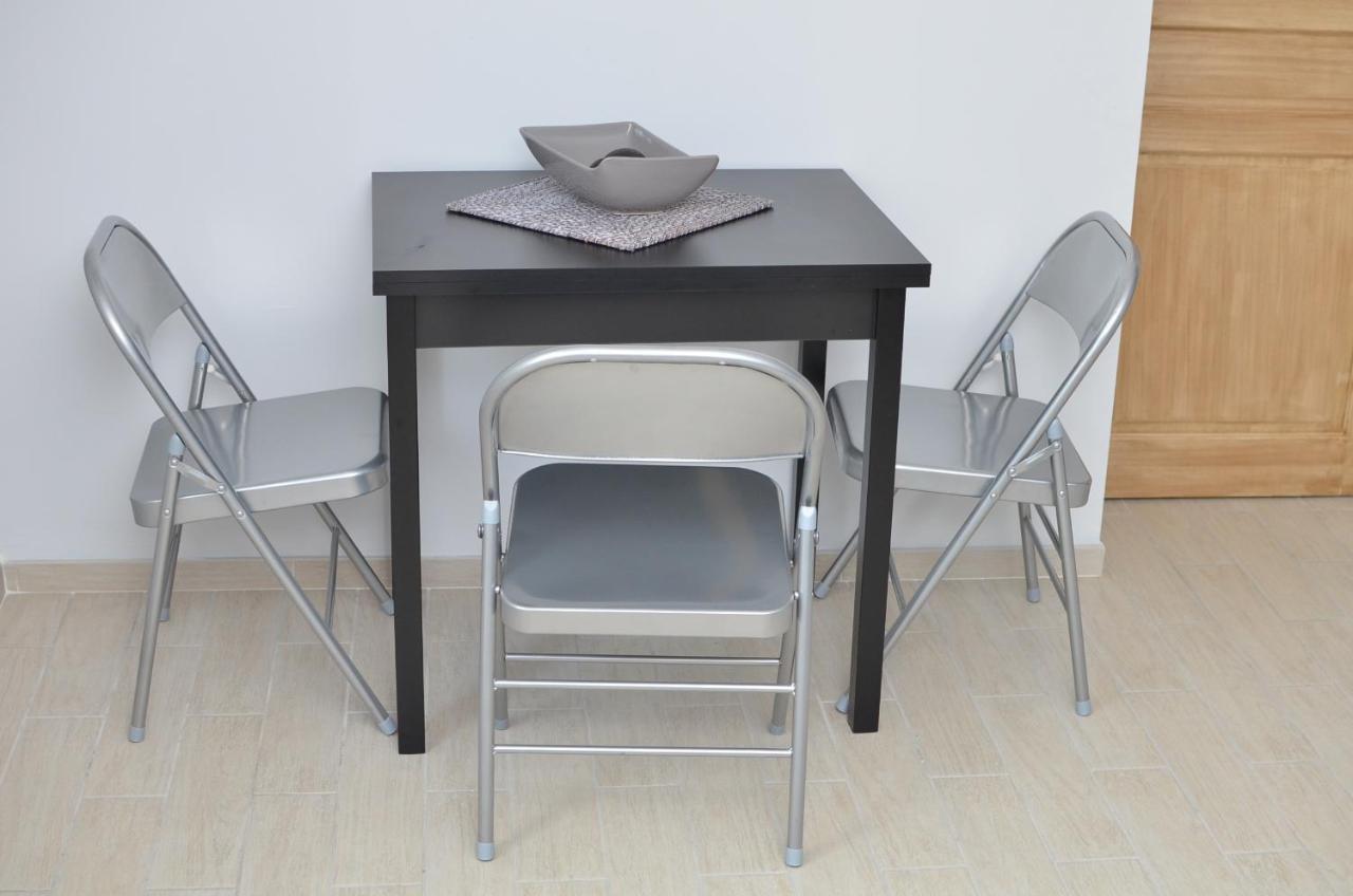 Mistral Appartements 포르-생-루이-뒤-론 외부 사진