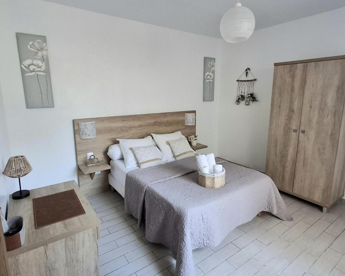 Mistral Appartements 포르-생-루이-뒤-론 외부 사진
